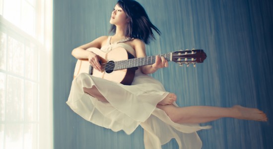 Лёгкие фото левитации